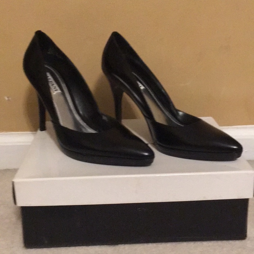 NIB Alfani Florian Black Pump Size 6